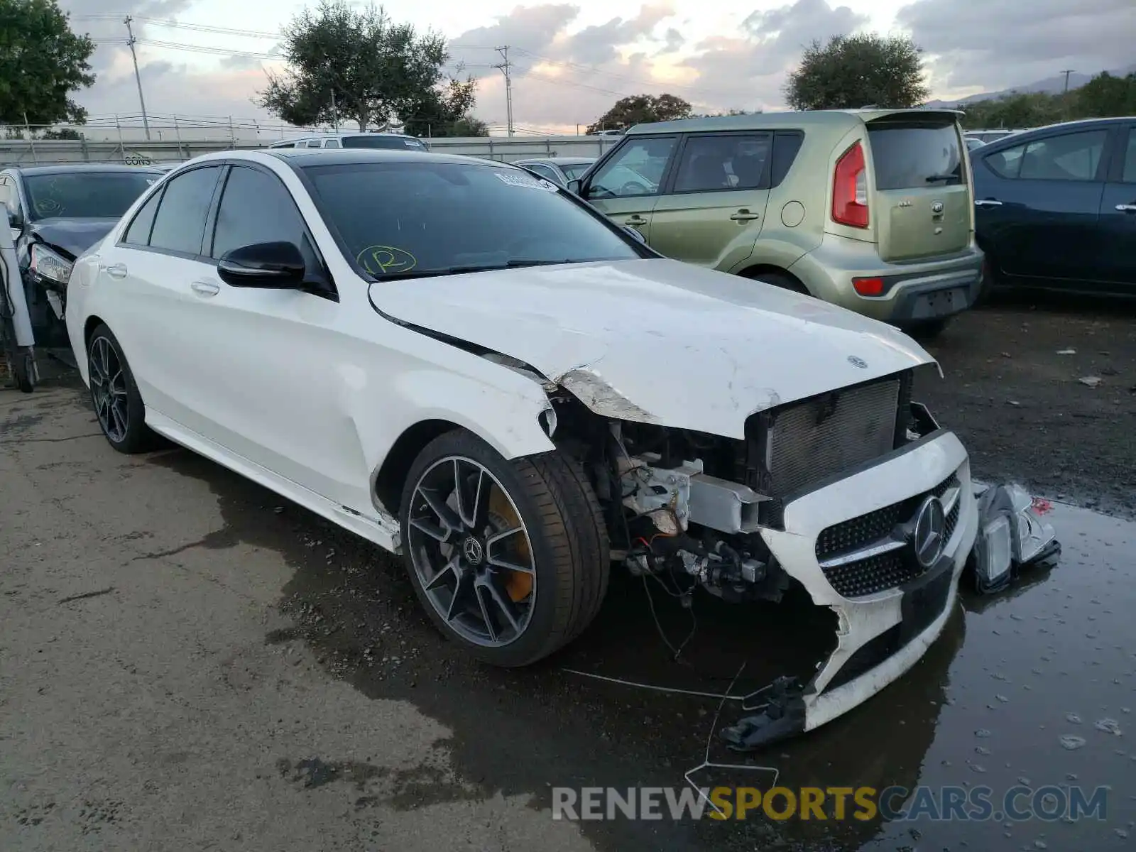 1 Photograph of a damaged car WDDWF8DB0KR457429 MERCEDES-BENZ C CLASS 2019