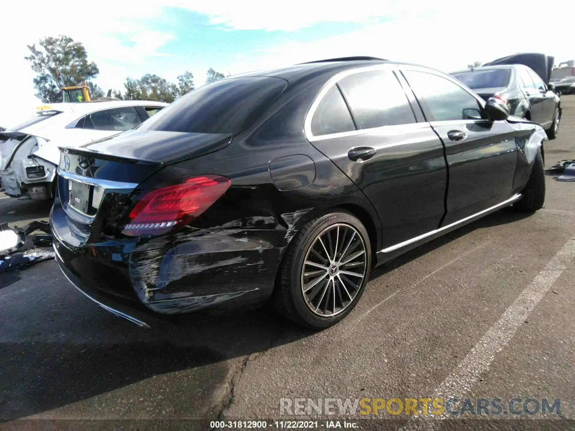 4 Фотография поврежденного автомобиля WDDWF8DB0KR463778 MERCEDES-BENZ C-CLASS 2019