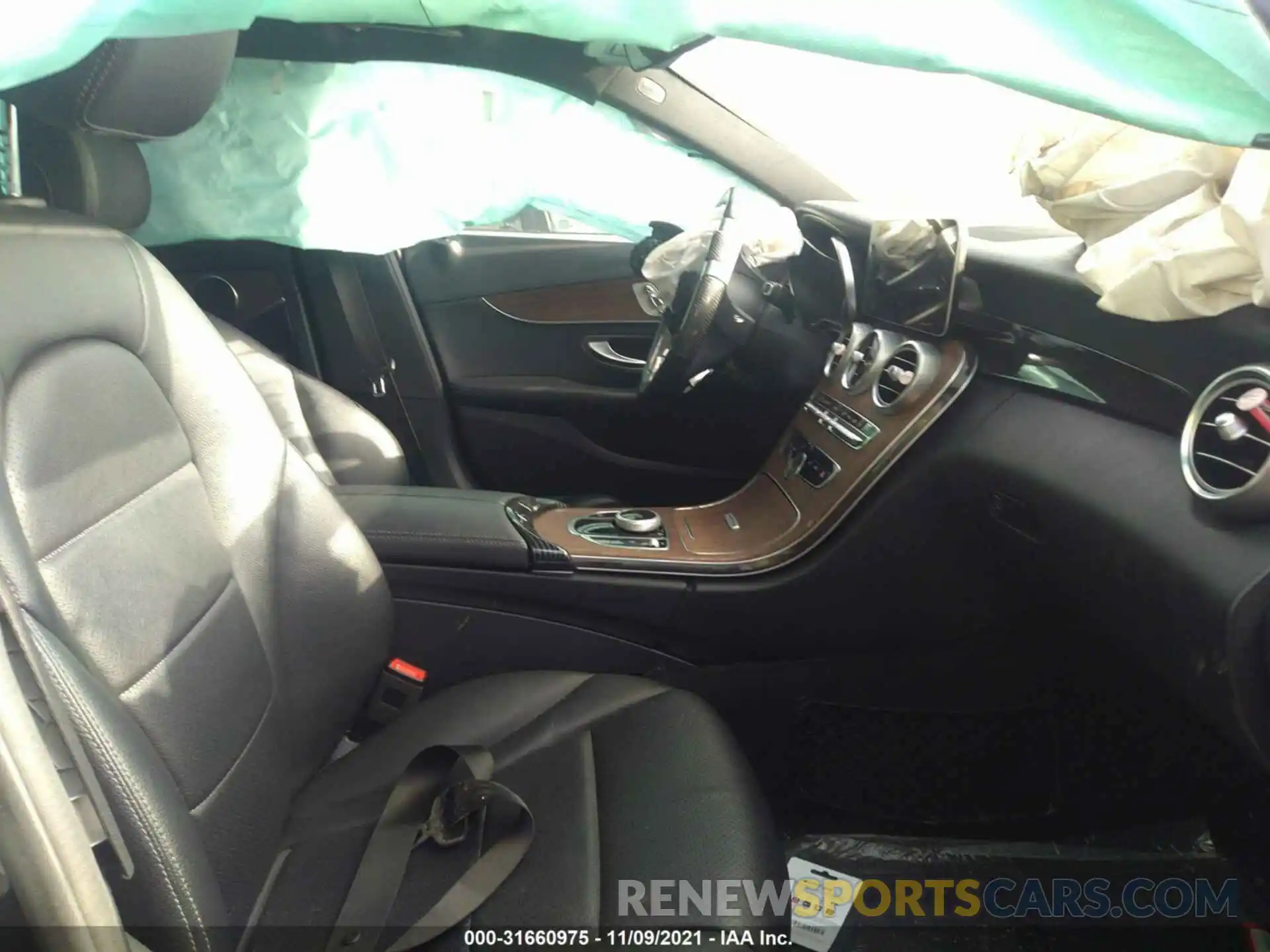 5 Photograph of a damaged car WDDWF8DB1KR461389 MERCEDES-BENZ C-CLASS 2019