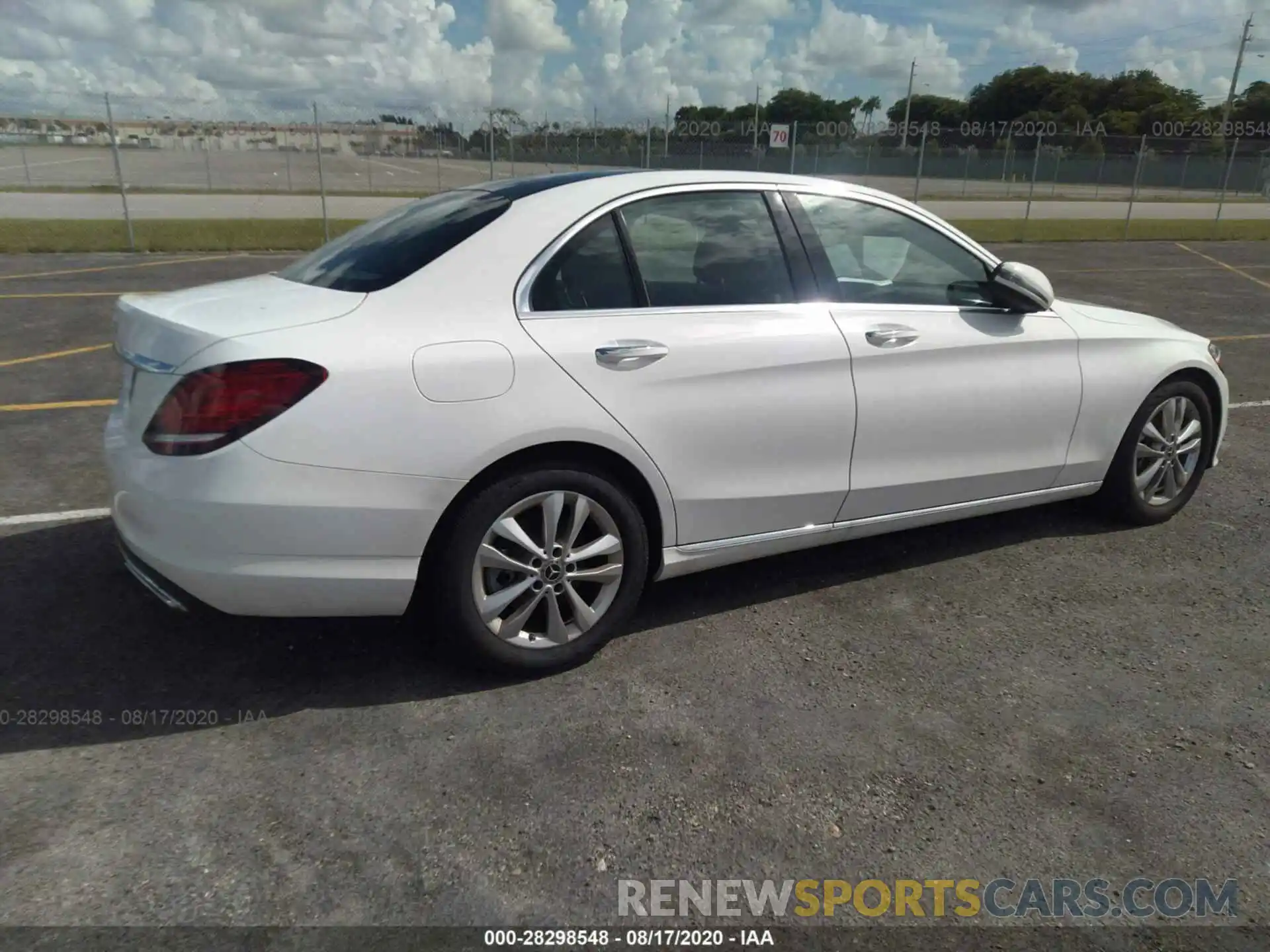 4 Photograph of a damaged car WDDWF8DB1KR518366 MERCEDES-BENZ C-CLASS 2019