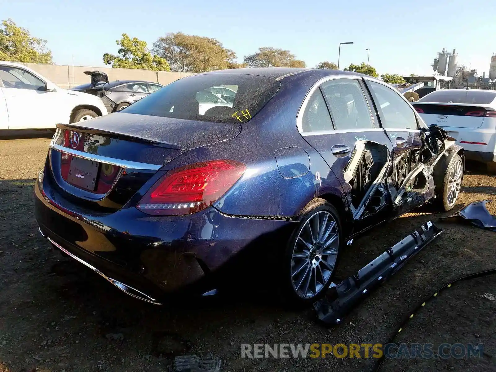 4 Photograph of a damaged car WDDWF8DB3KR459109 MERCEDES-BENZ C CLASS 2019