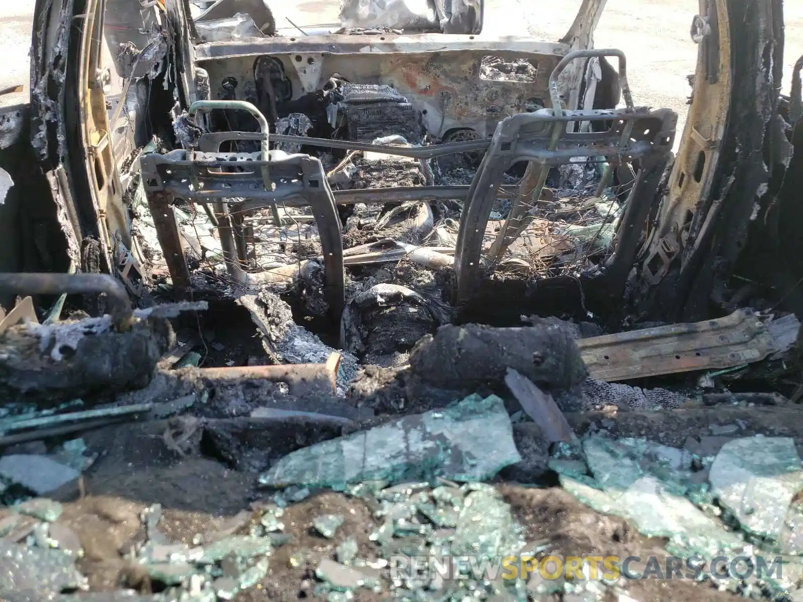 10 Photograph of a damaged car WDDWF8DB4KR505708 MERCEDES-BENZ C CLASS 2019