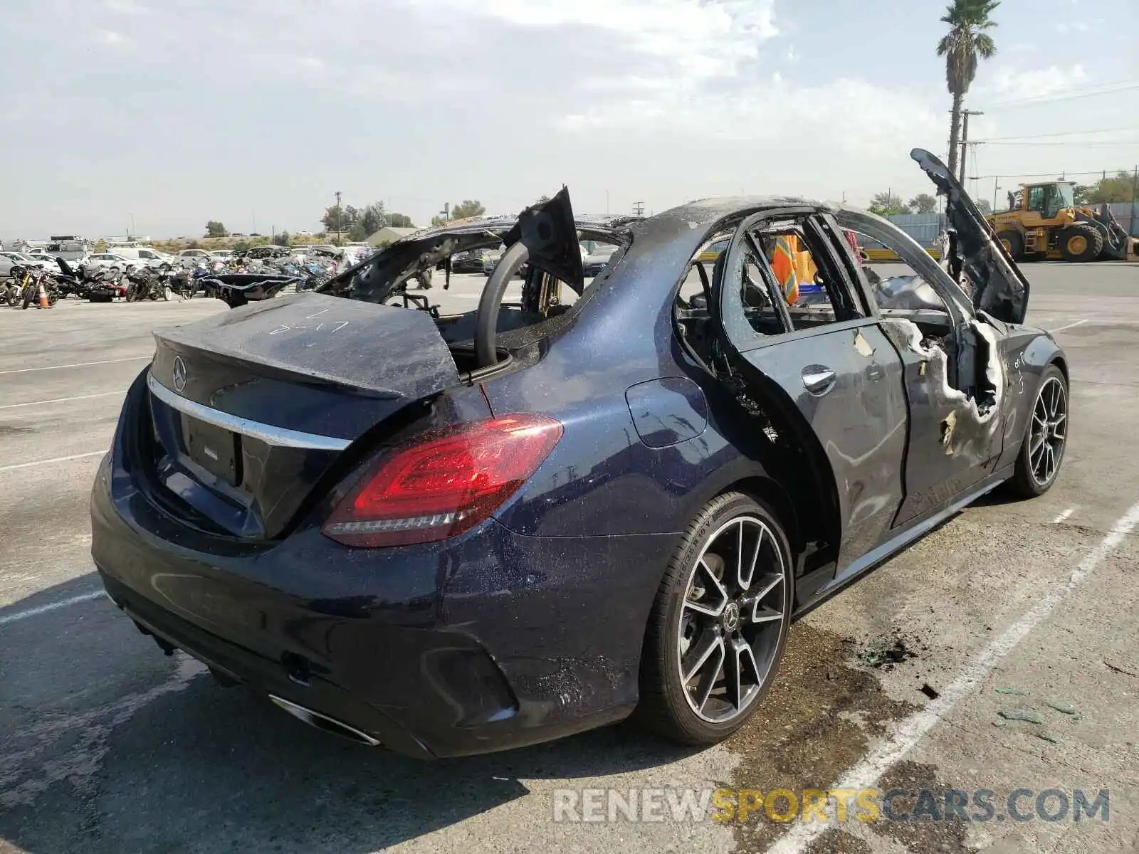 4 Photograph of a damaged car WDDWF8DB4KR505708 MERCEDES-BENZ C CLASS 2019