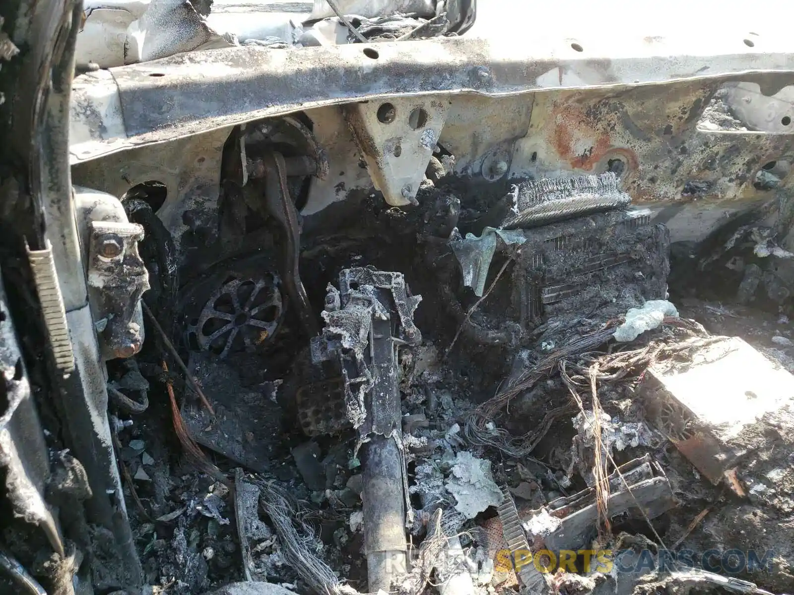 8 Photograph of a damaged car WDDWF8DB4KR505708 MERCEDES-BENZ C CLASS 2019