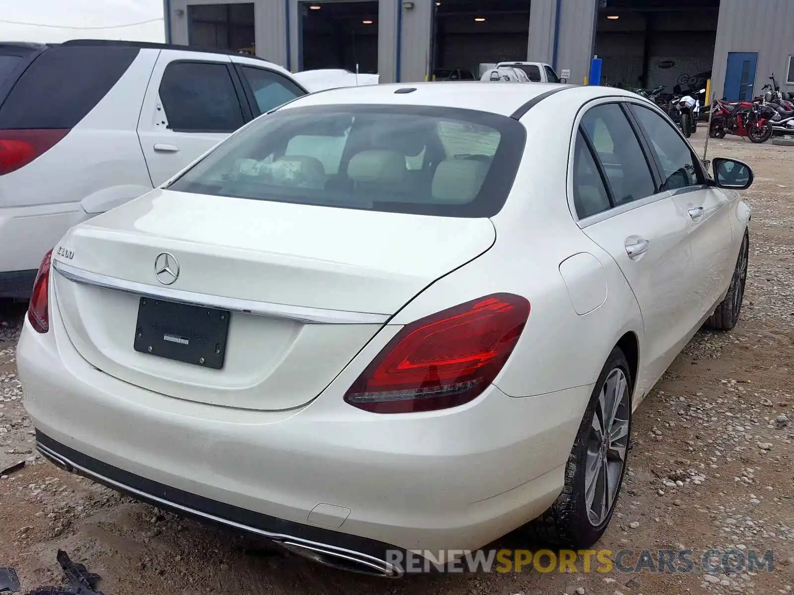 4 Photograph of a damaged car WDDWF8DB5KR482925 MERCEDES-BENZ C CLASS 2019