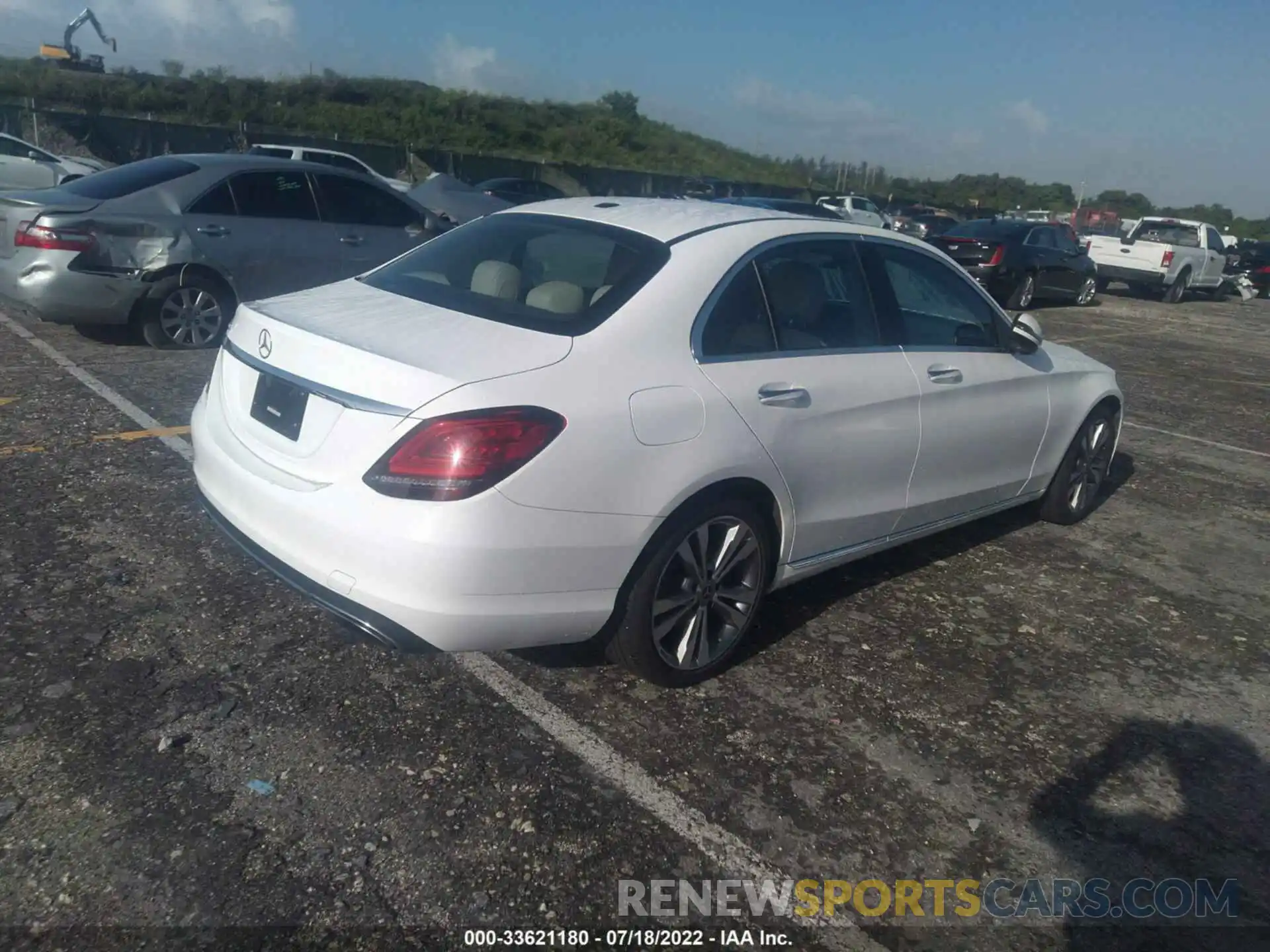 4 Photograph of a damaged car WDDWF8DB8KR516467 MERCEDES-BENZ C-CLASS 2019