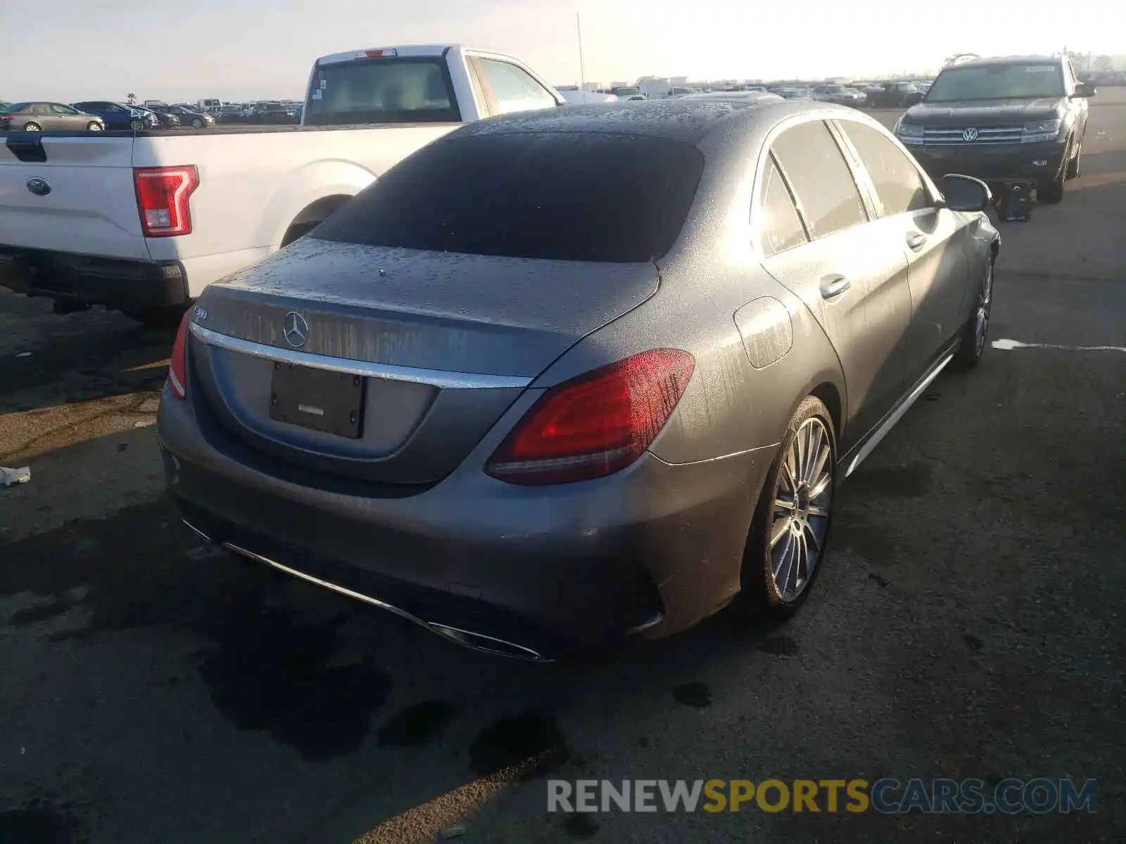 4 Photograph of a damaged car WDDWF8DB9KR483897 MERCEDES-BENZ C-CLASS 2019