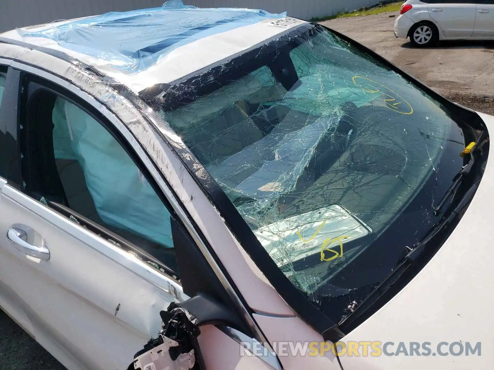 9 Photograph of a damaged car WDDWF8EB1KR481995 MERCEDES-BENZ C-CLASS 2019