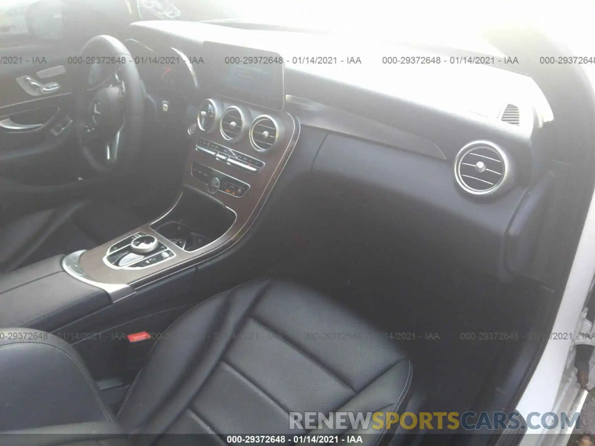 5 Photograph of a damaged car WDDWF8EB1KR482340 MERCEDES-BENZ C-CLASS 2019