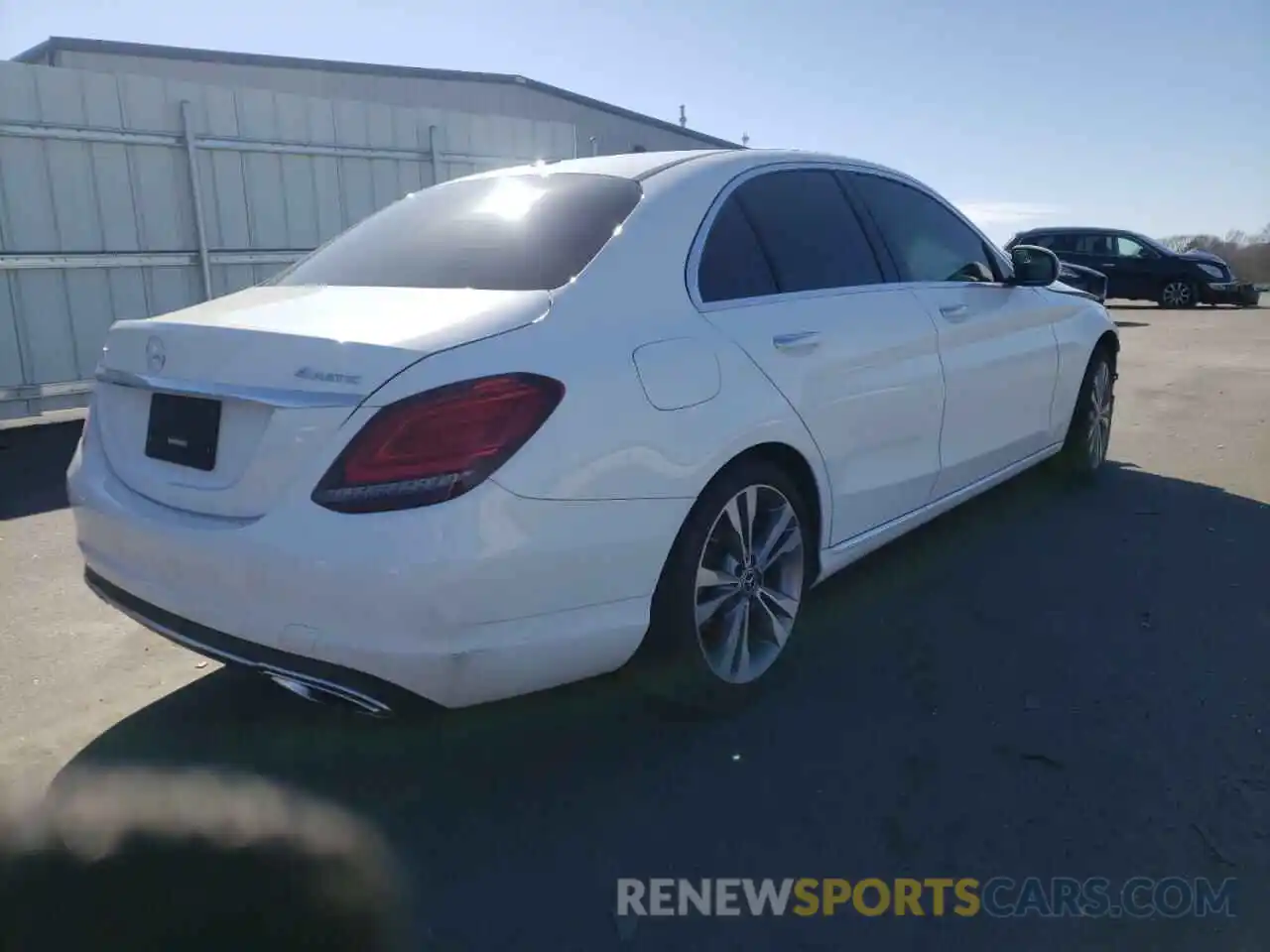 4 Photograph of a damaged car WDDWF8EB2KR482461 MERCEDES-BENZ C-CLASS 2019