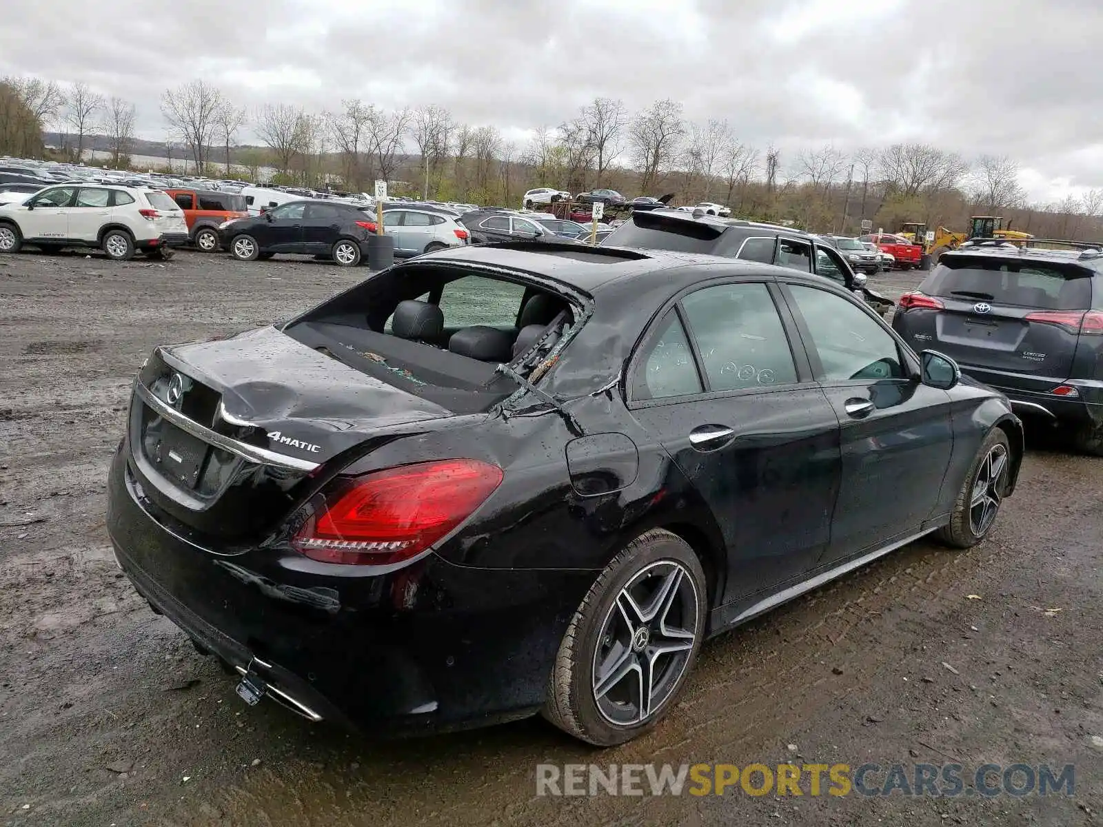 4 Photograph of a damaged car WDDWF8EB7KR504003 MERCEDES-BENZ C CLASS 2019