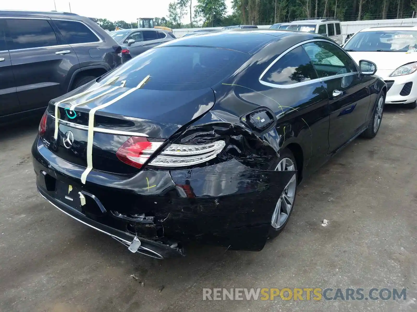 4 Photograph of a damaged car WDDWJ8DB1KF800149 MERCEDES-BENZ C CLASS 2019