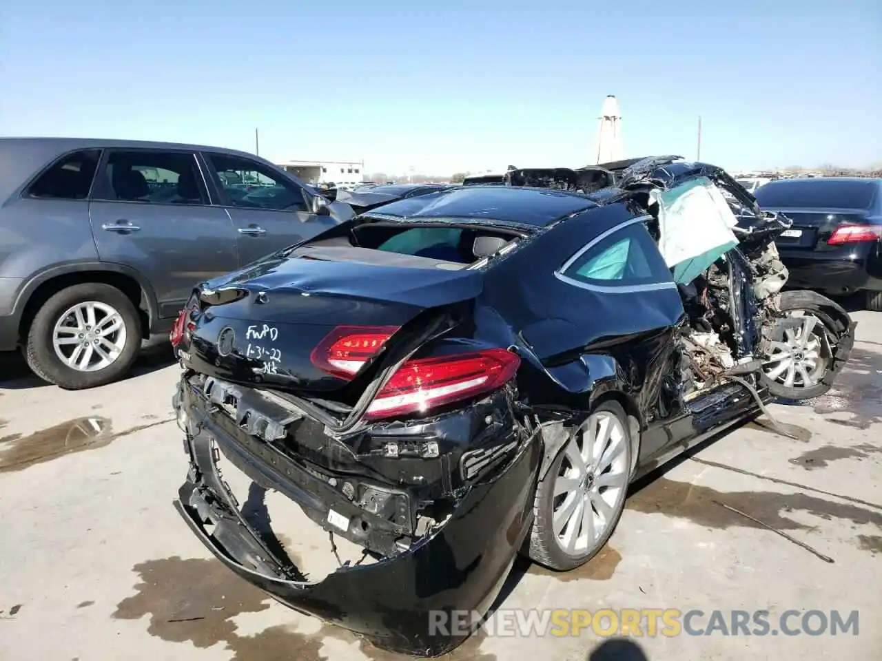 4 Photograph of a damaged car WDDWJ8DB3KF825148 MERCEDES-BENZ C-CLASS 2019