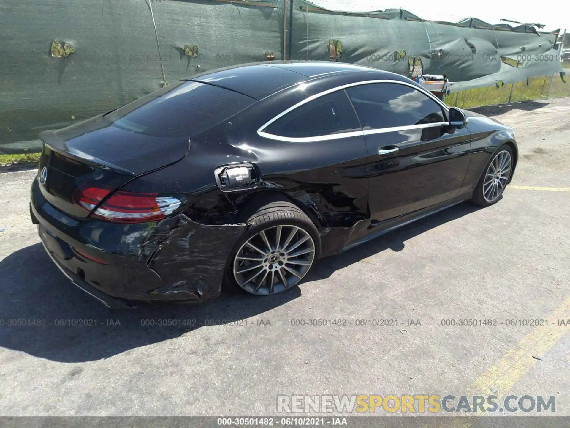 4 Photograph of a damaged car WDDWJ8DB4KF835882 MERCEDES-BENZ C-CLASS 2019