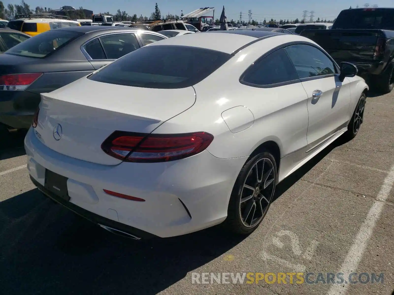 4 Photograph of a damaged car WDDWJ8DB8KF777274 MERCEDES-BENZ C CLASS 2019