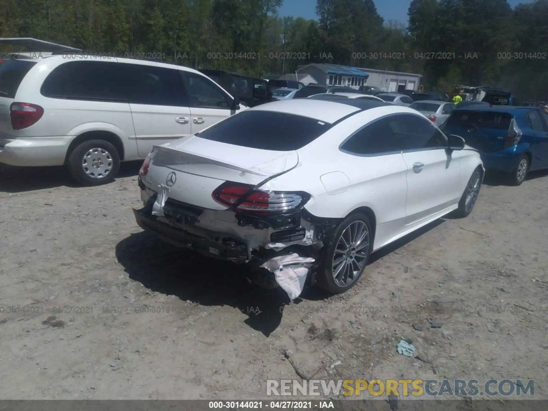 4 Photograph of a damaged car WDDWJ8DB9KF824506 MERCEDES-BENZ C-CLASS 2019