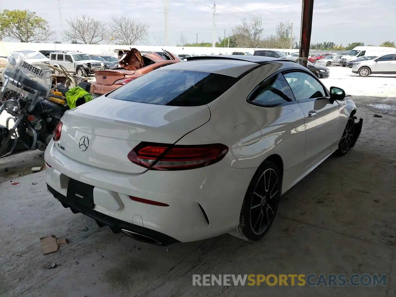 4 Photograph of a damaged car WDDWJ8DB9KF929501 MERCEDES-BENZ C CLASS 2019