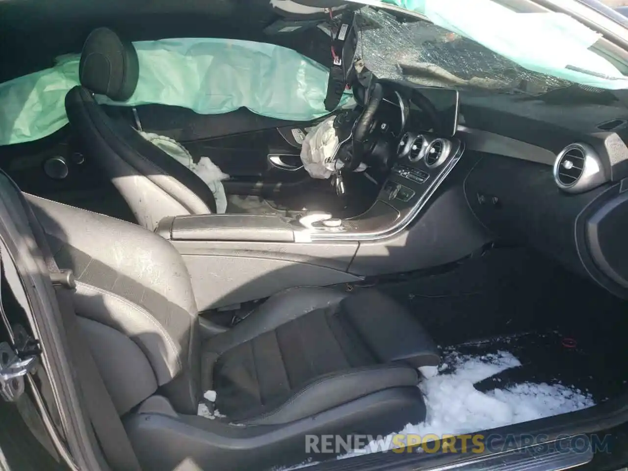 5 Photograph of a damaged car WDDWJ8EB0KF780555 MERCEDES-BENZ C-CLASS 2019