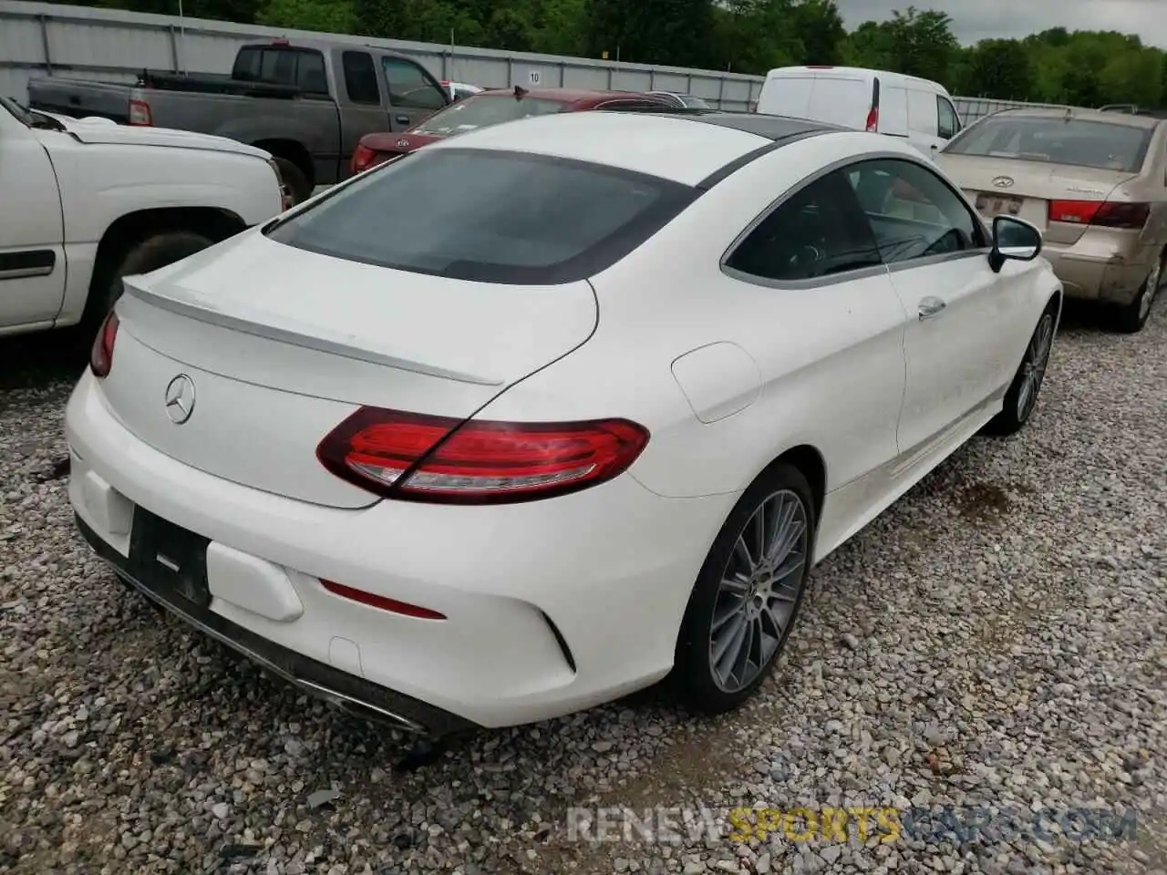 4 Photograph of a damaged car WDDWJ8EB5KF832777 MERCEDES-BENZ C CLASS 2019