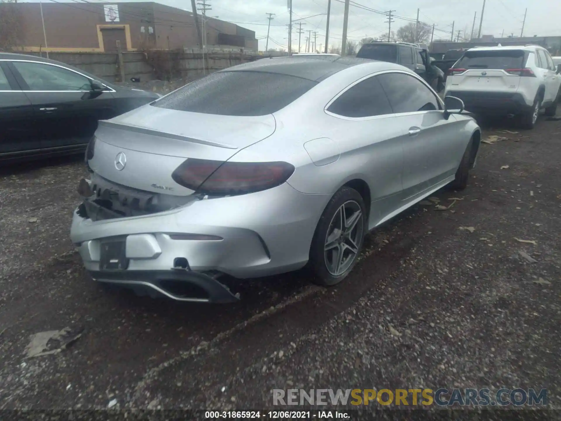 4 Photograph of a damaged car WDDWJ8EB7KF806911 MERCEDES-BENZ C-CLASS 2019