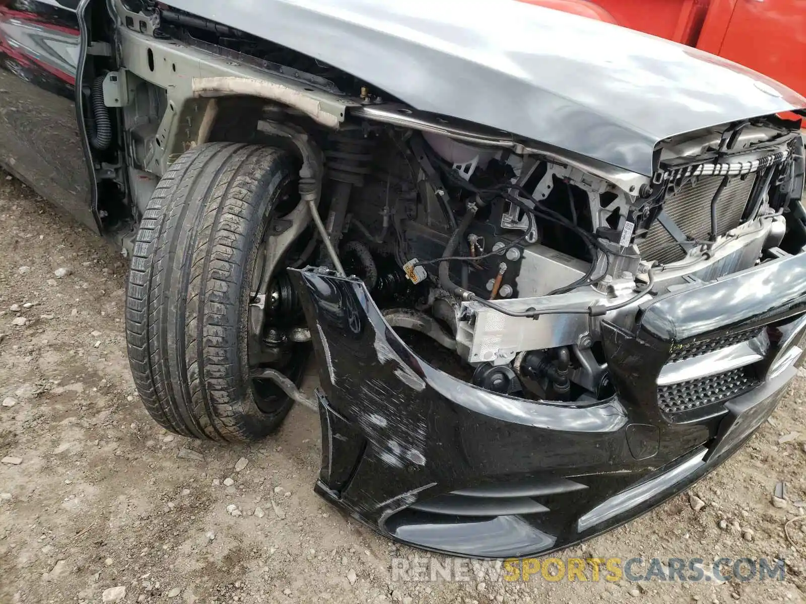 9 Photograph of a damaged car WDDWJ8EB7KF813874 MERCEDES-BENZ C CLASS 2019