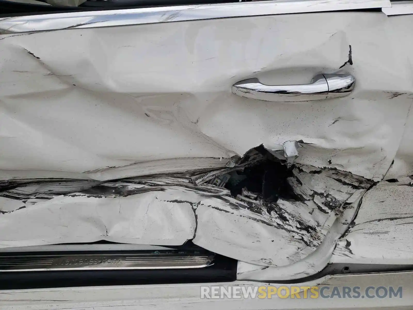 10 Photograph of a damaged car WDDWK8DB1KF823833 MERCEDES-BENZ C-CLASS 2019