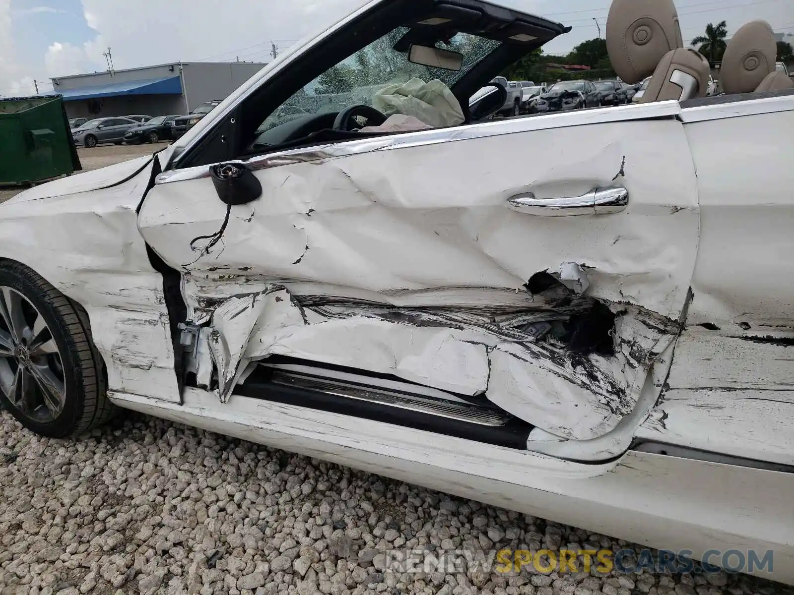 9 Photograph of a damaged car WDDWK8DB1KF823833 MERCEDES-BENZ C-CLASS 2019