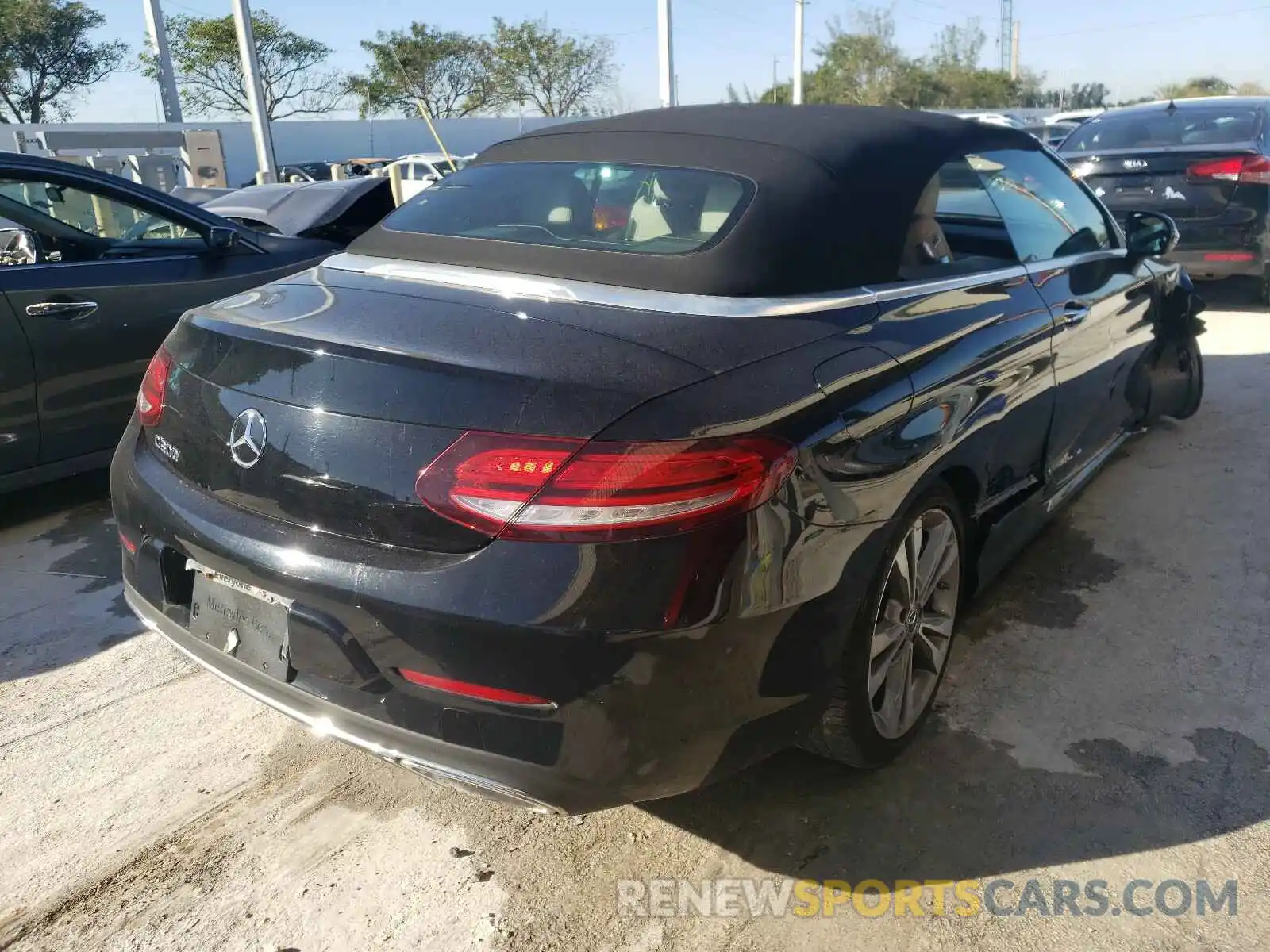 4 Photograph of a damaged car WDDWK8DB2KF822996 MERCEDES-BENZ C CLASS 2019