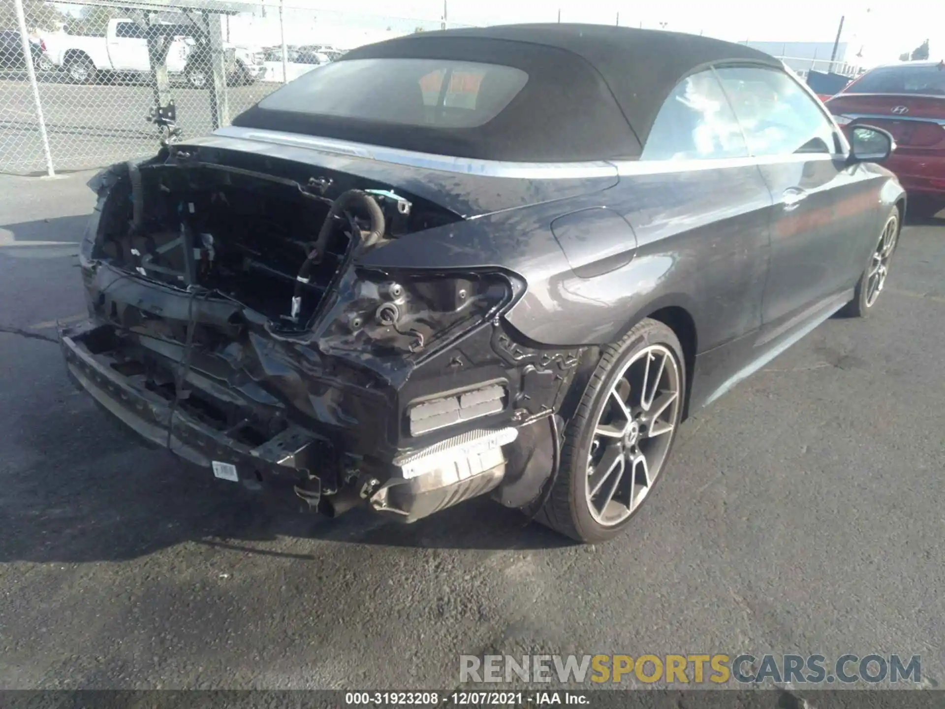 4 Photograph of a damaged car WDDWK8DB8KF879199 MERCEDES-BENZ C-CLASS 2019