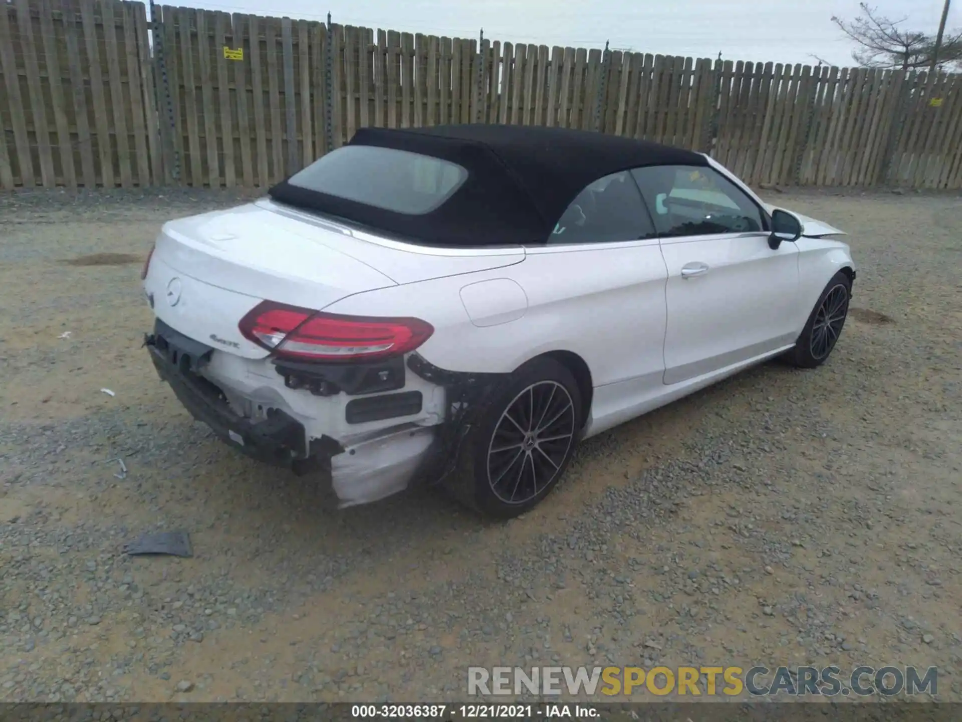 4 Photograph of a damaged car WDDWK8EB0KF770685 MERCEDES-BENZ C-CLASS 2019