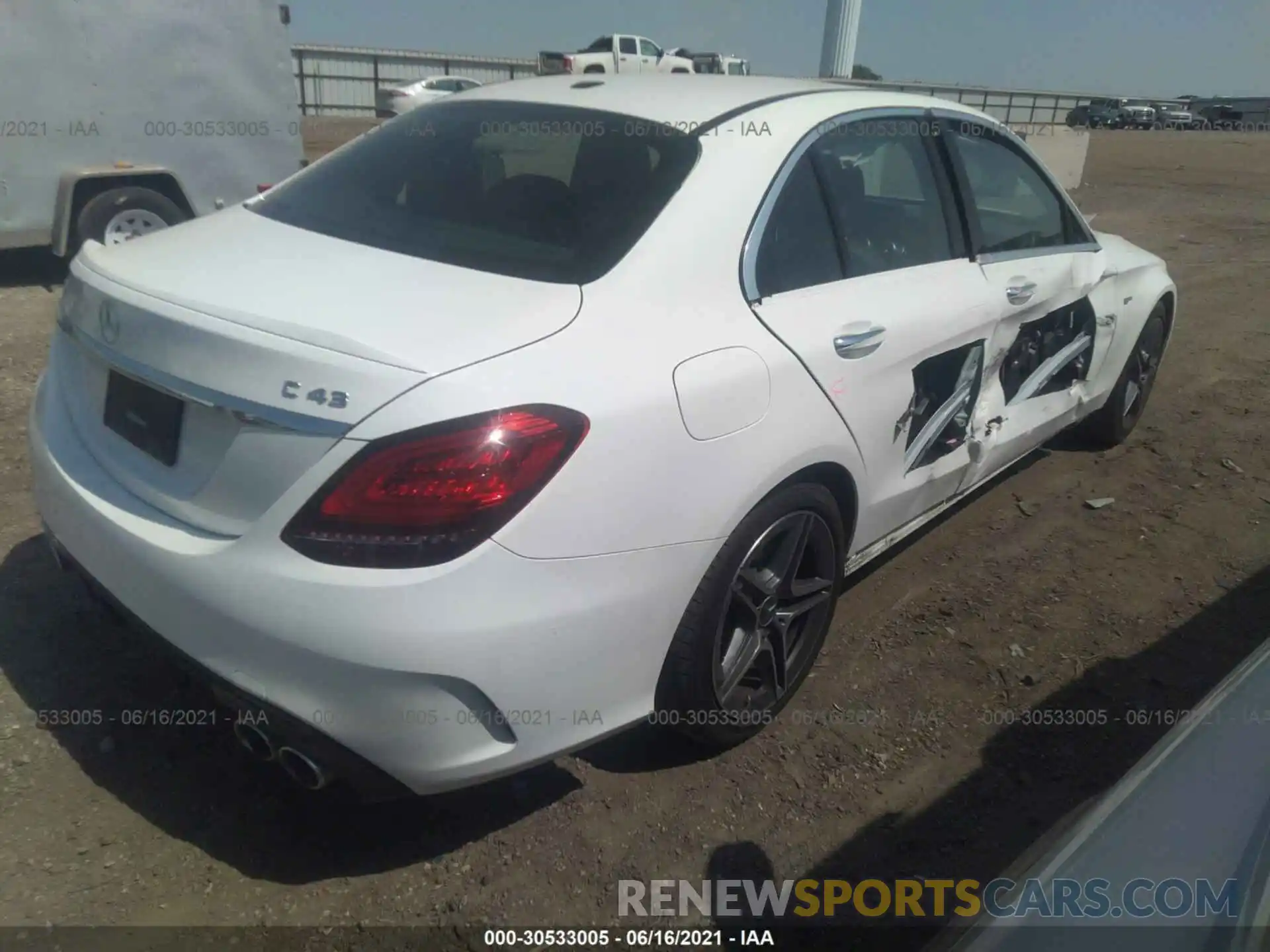 4 Photograph of a damaged car 55SWF6EB5LU330775 MERCEDES-BENZ C-CLASS 2020