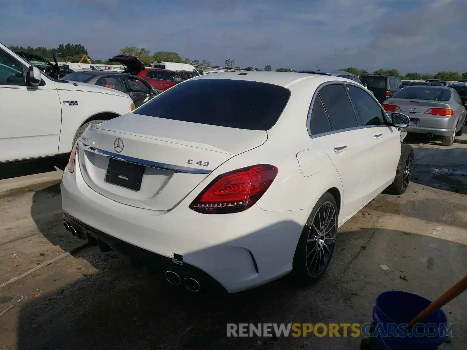 4 Photograph of a damaged car 55SWF6EB5LU333353 MERCEDES-BENZ C CLASS 2020