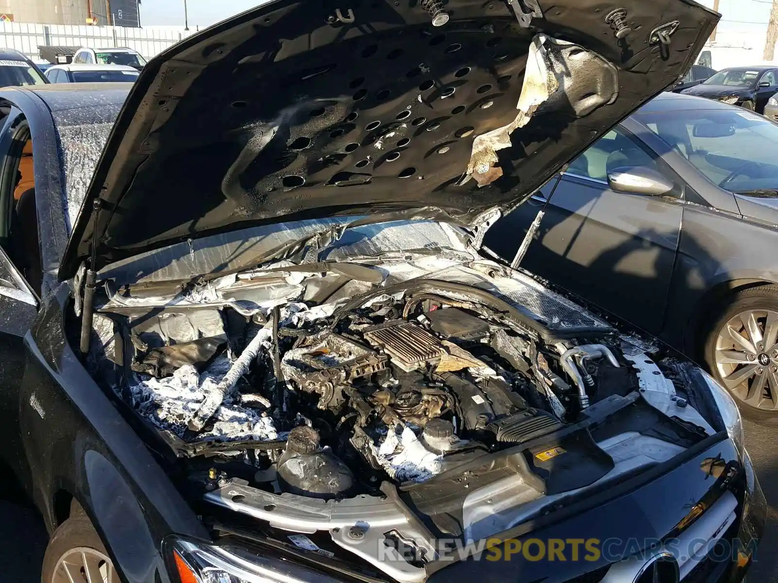 9 Photograph of a damaged car 55SWF6EB8LU329751 MERCEDES-BENZ C CLASS 2020