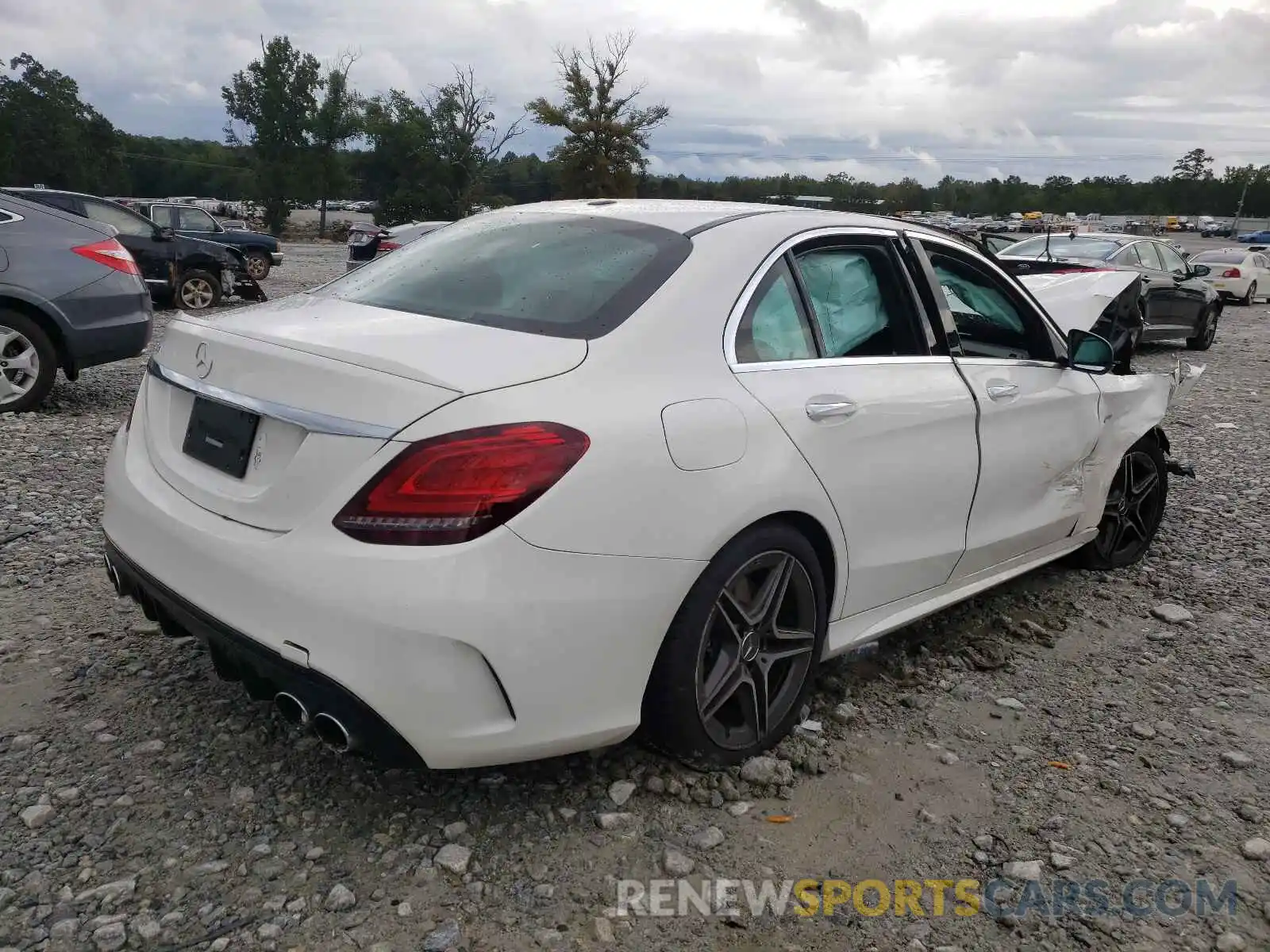 4 Photograph of a damaged car 55SWF6EB9LU330892 MERCEDES-BENZ C-CLASS 2020