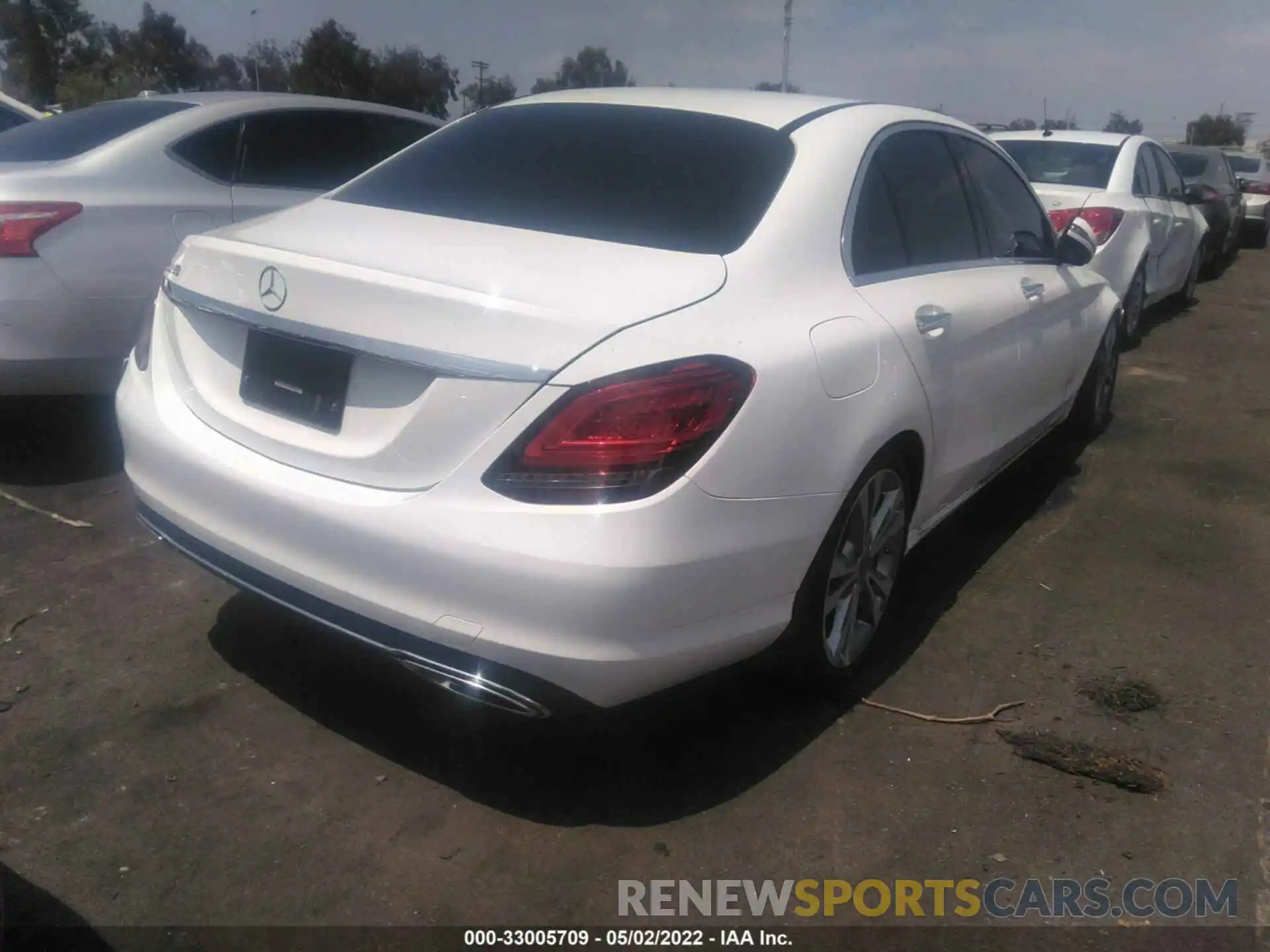 4 Photograph of a damaged car 55SWF8DB0LU324556 MERCEDES-BENZ C-CLASS 2020