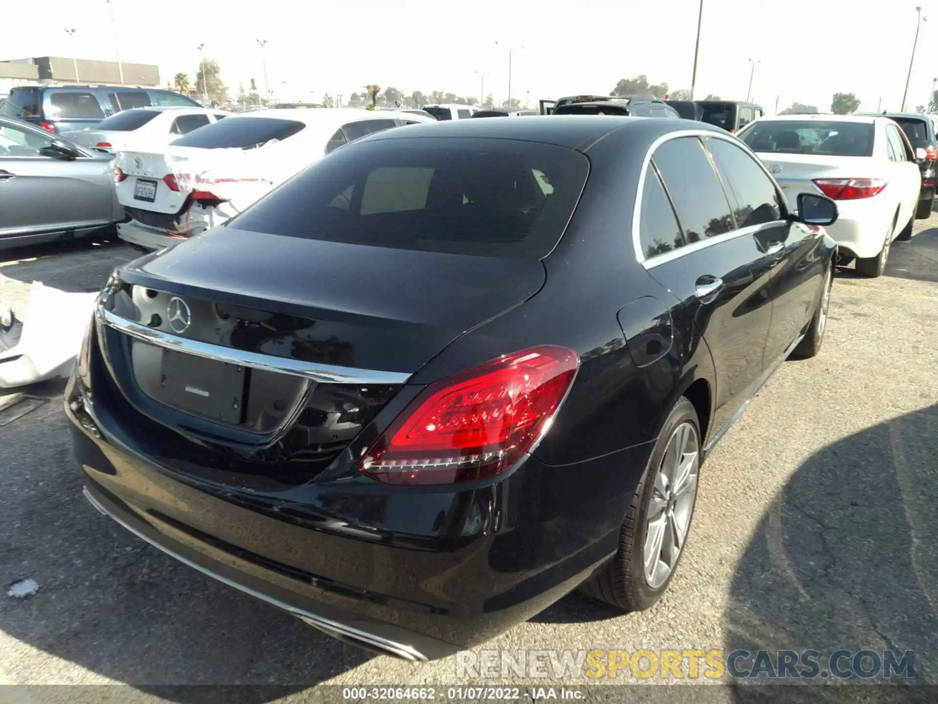 4 Photograph of a damaged car 55SWF8DB0LU324587 MERCEDES-BENZ C-CLASS 2020