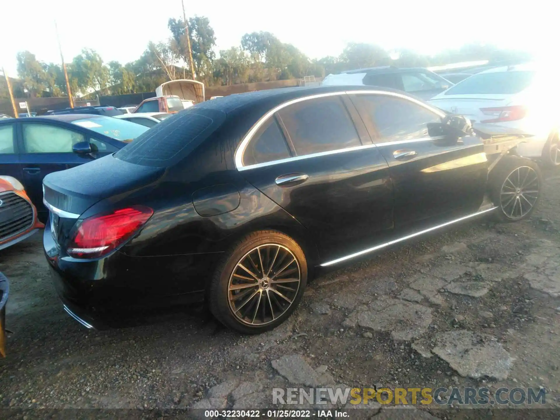 4 Photograph of a damaged car 55SWF8DB1LU325151 MERCEDES-BENZ C-CLASS 2020