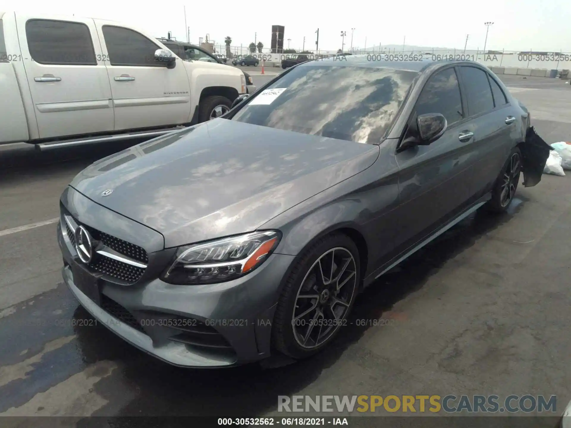 2 Photograph of a damaged car 55SWF8DB1LU332973 MERCEDES-BENZ C-CLASS 2020