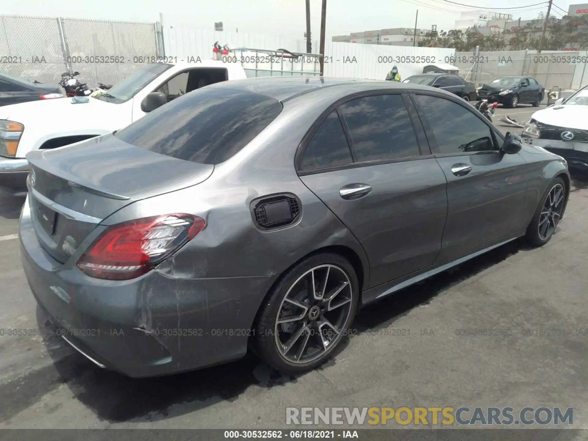 4 Photograph of a damaged car 55SWF8DB1LU332973 MERCEDES-BENZ C-CLASS 2020