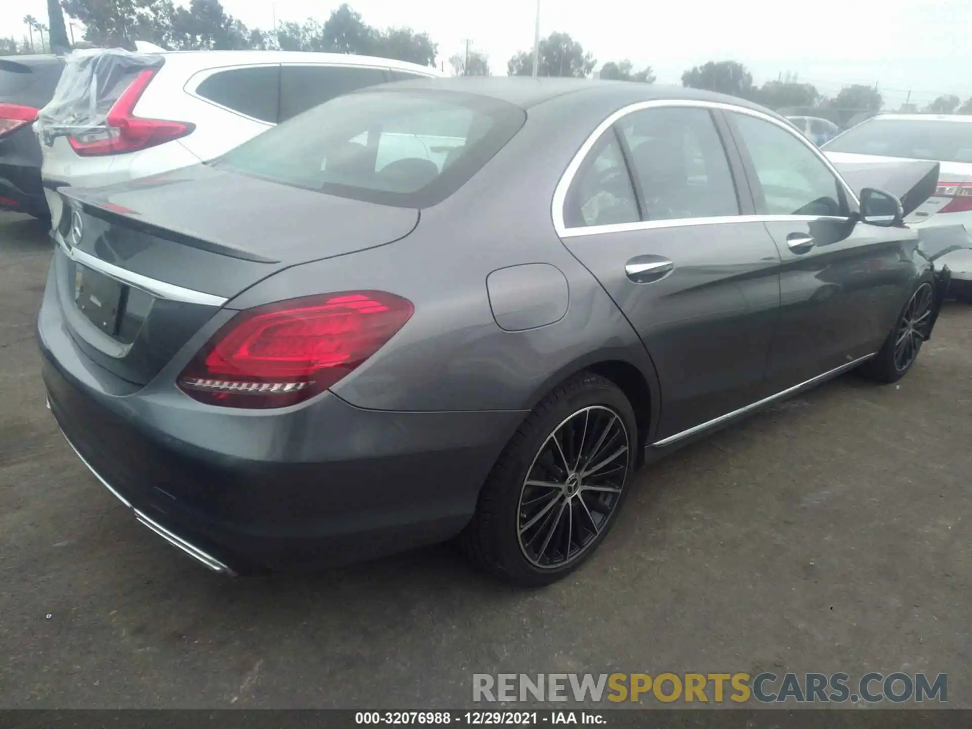 4 Photograph of a damaged car 55SWF8DB3LU324616 MERCEDES-BENZ C-CLASS 2020