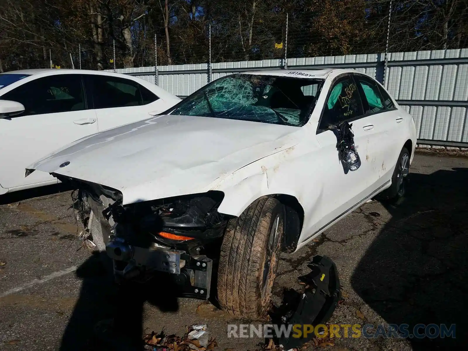 2 Фотография поврежденного автомобиля 55SWF8DB3LU325457 MERCEDES-BENZ C CLASS 2020