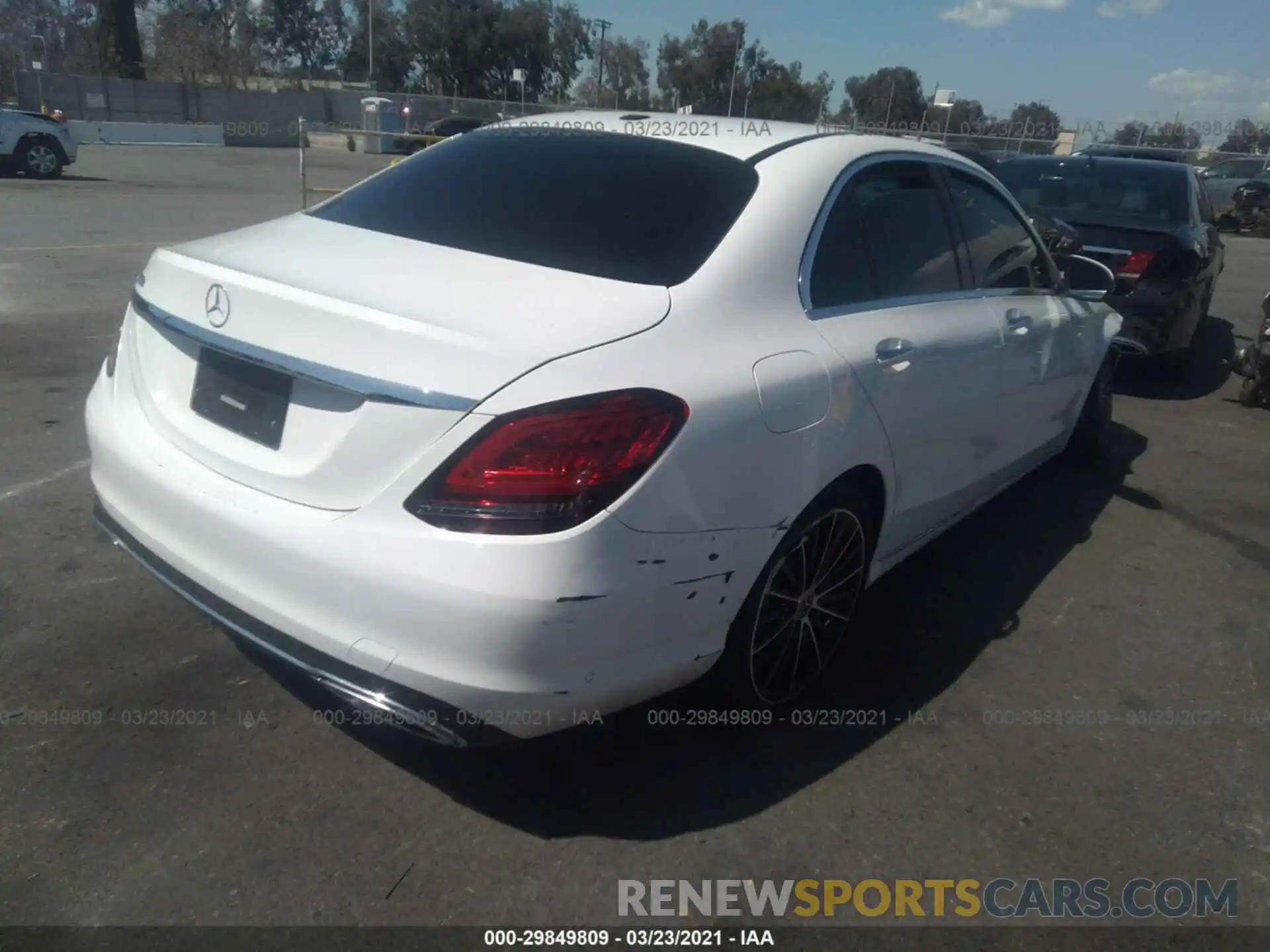 4 Photograph of a damaged car 55SWF8DB5LU323337 MERCEDES-BENZ C-CLASS 2020