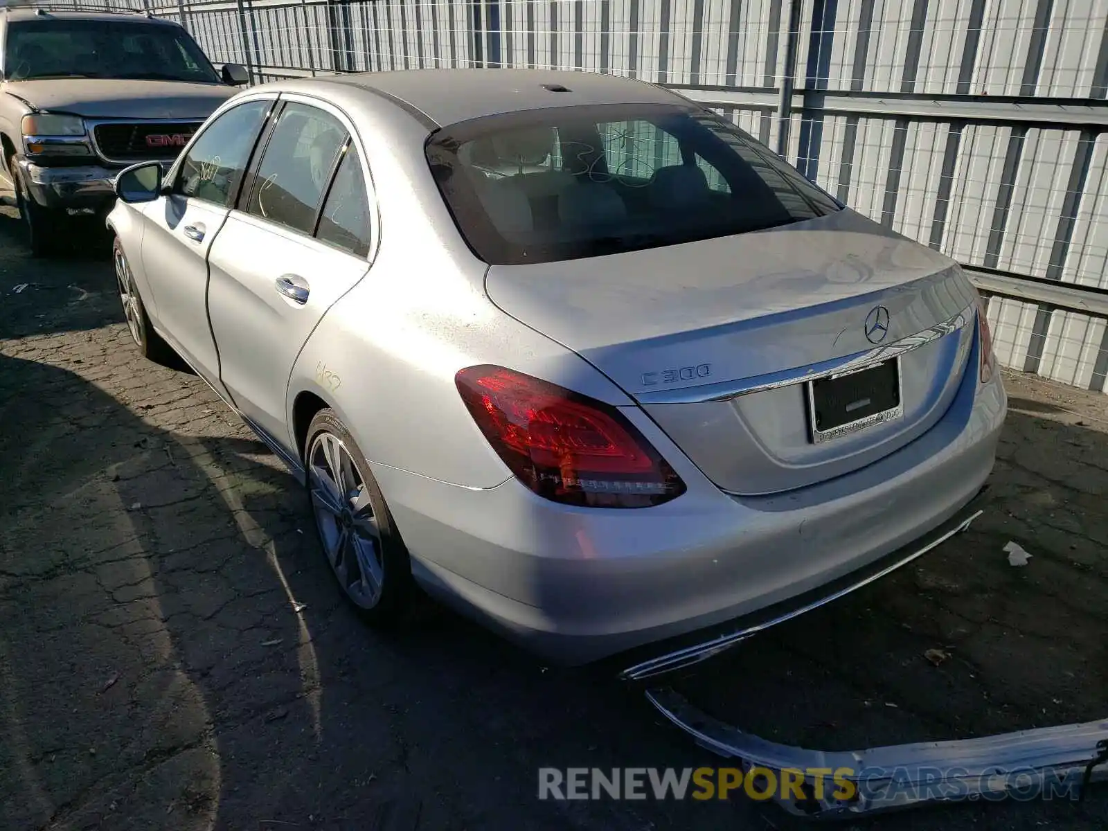 3 Photograph of a damaged car 55SWF8DB6LU323363 MERCEDES-BENZ C CLASS 2020