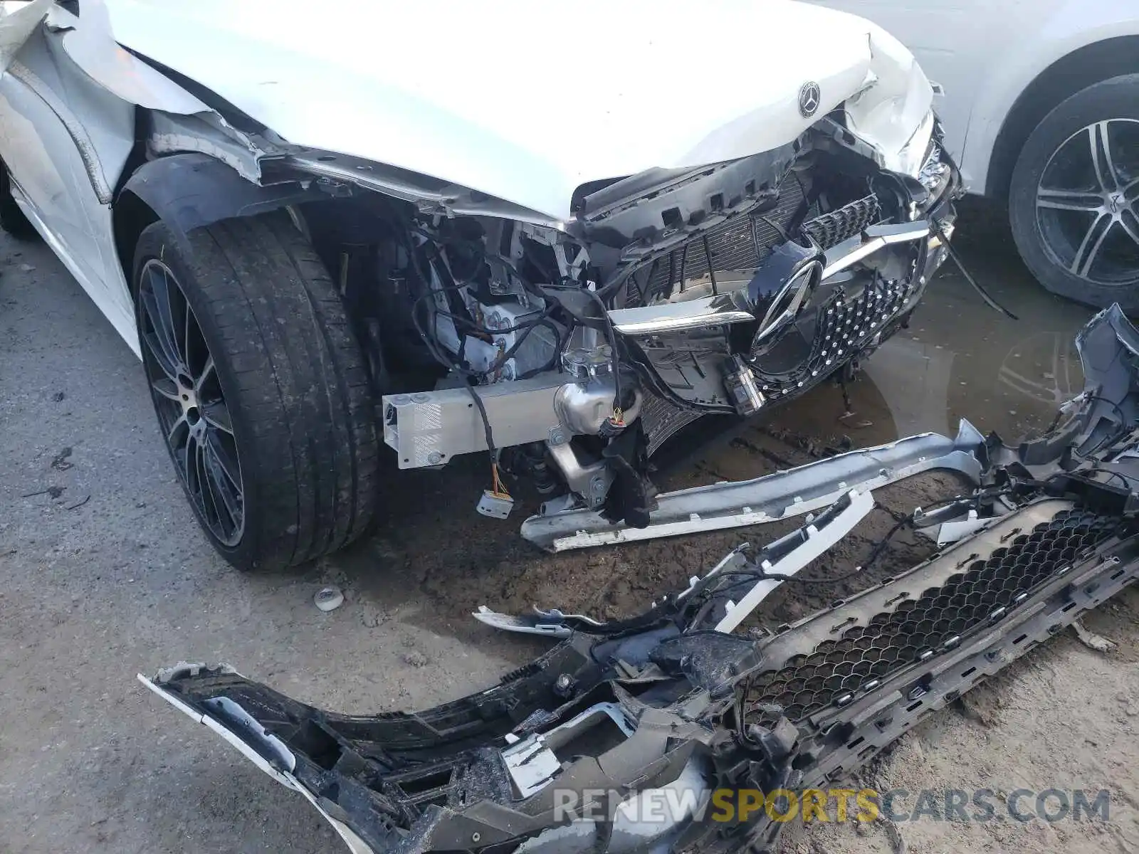 9 Photograph of a damaged car 55SWF8DB7LU329740 MERCEDES-BENZ C-CLASS 2020