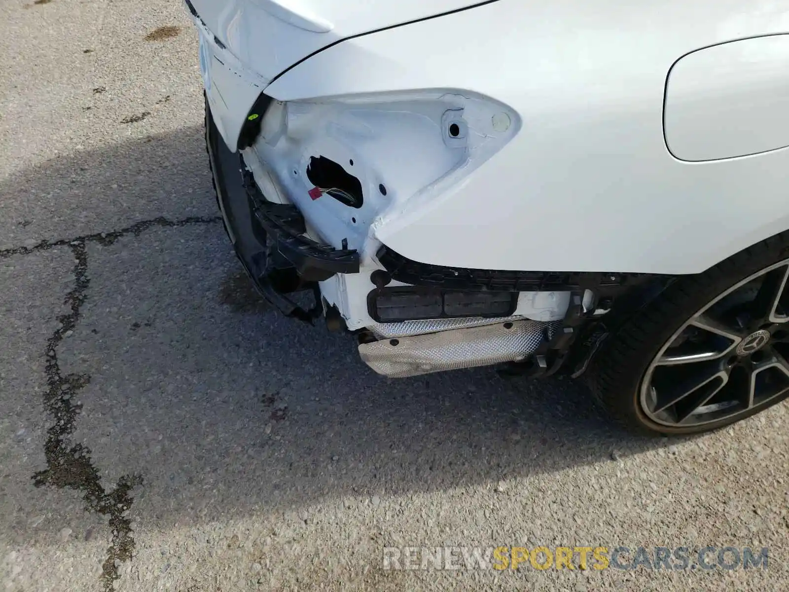 9 Photograph of a damaged car 55SWF8DB8LU330797 MERCEDES-BENZ C CLASS 2020