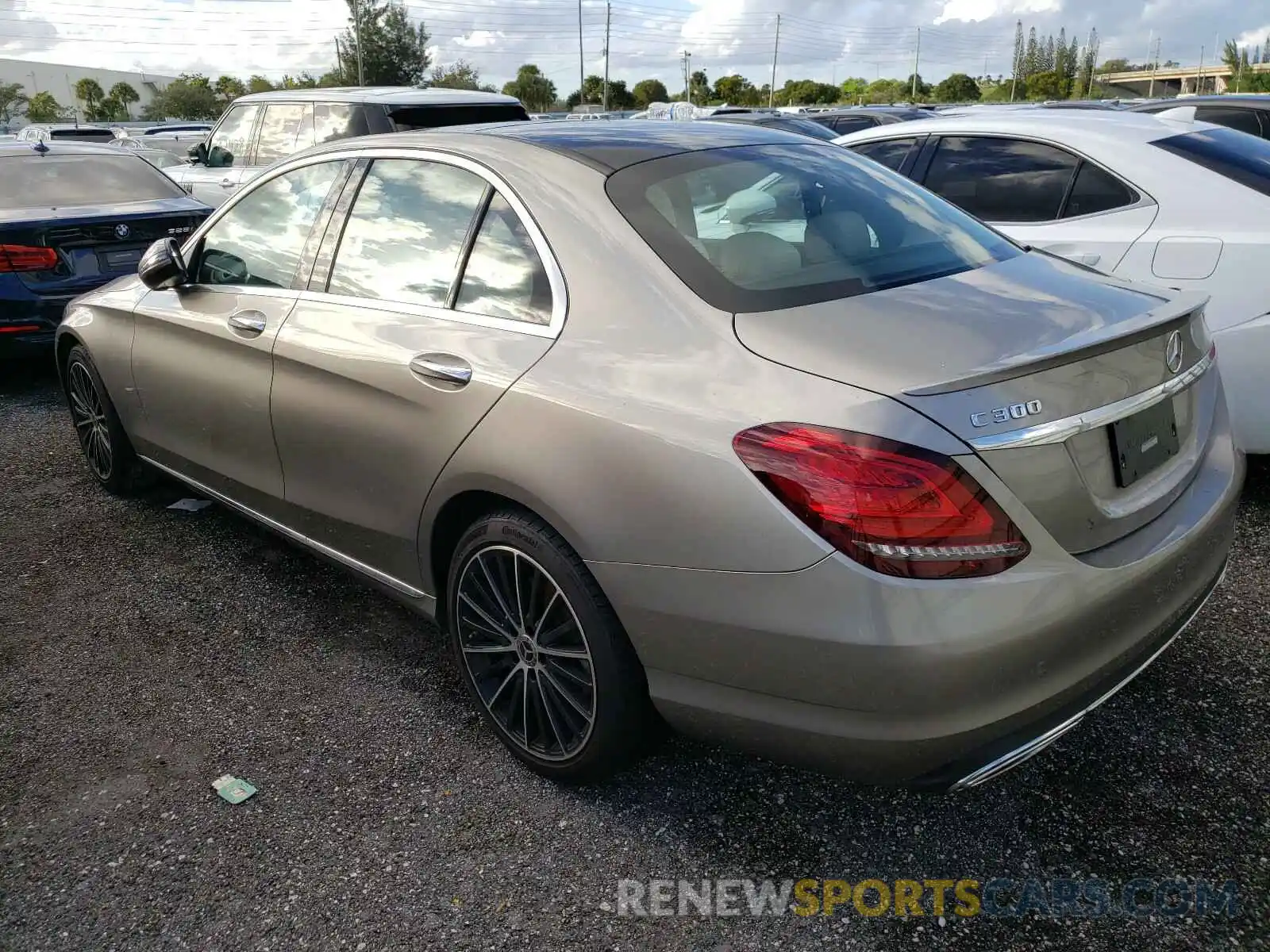 3 Photograph of a damaged car 55SWF8DB9LU323759 MERCEDES-BENZ C CLASS 2020