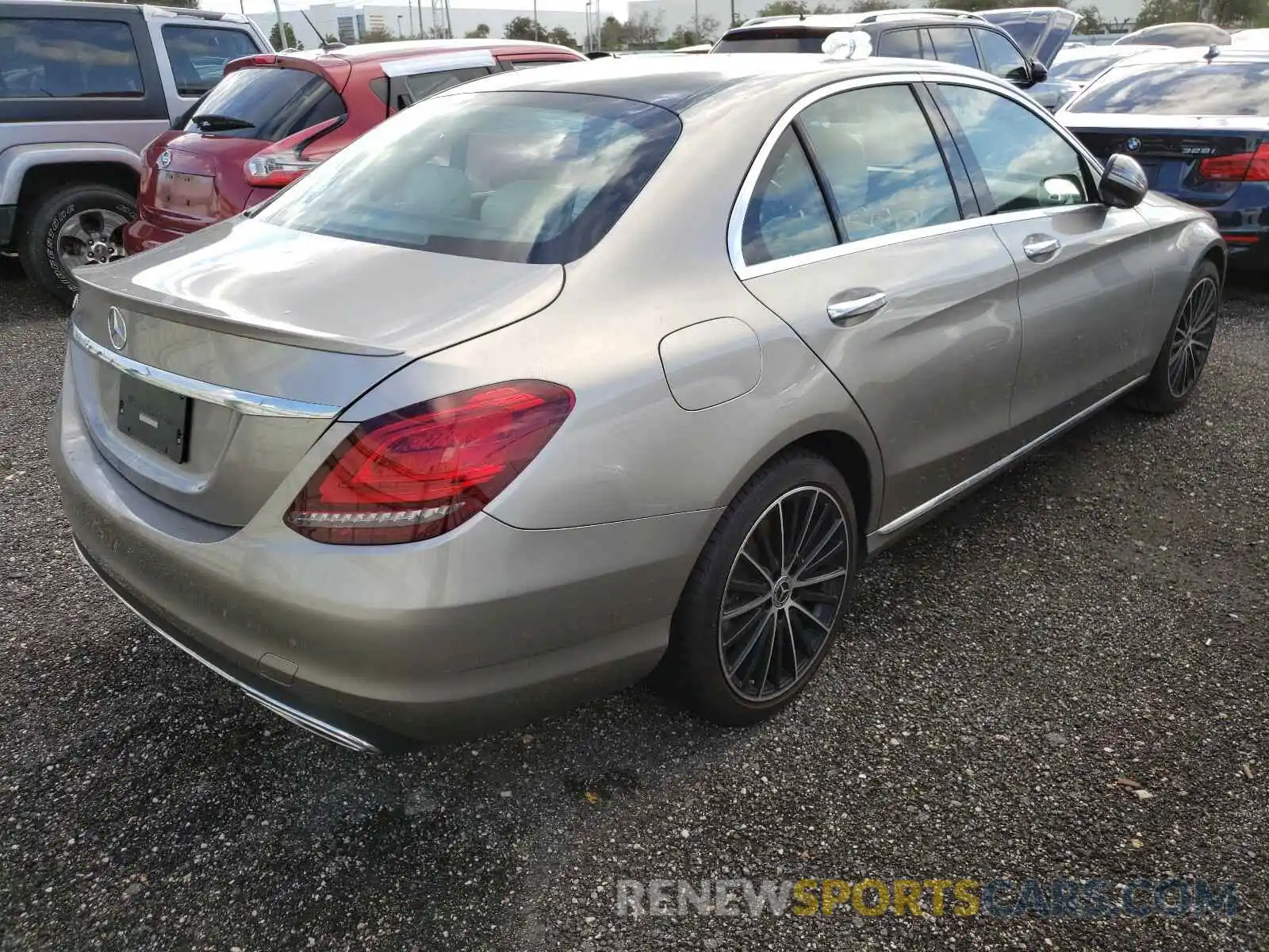 4 Photograph of a damaged car 55SWF8DB9LU323759 MERCEDES-BENZ C CLASS 2020