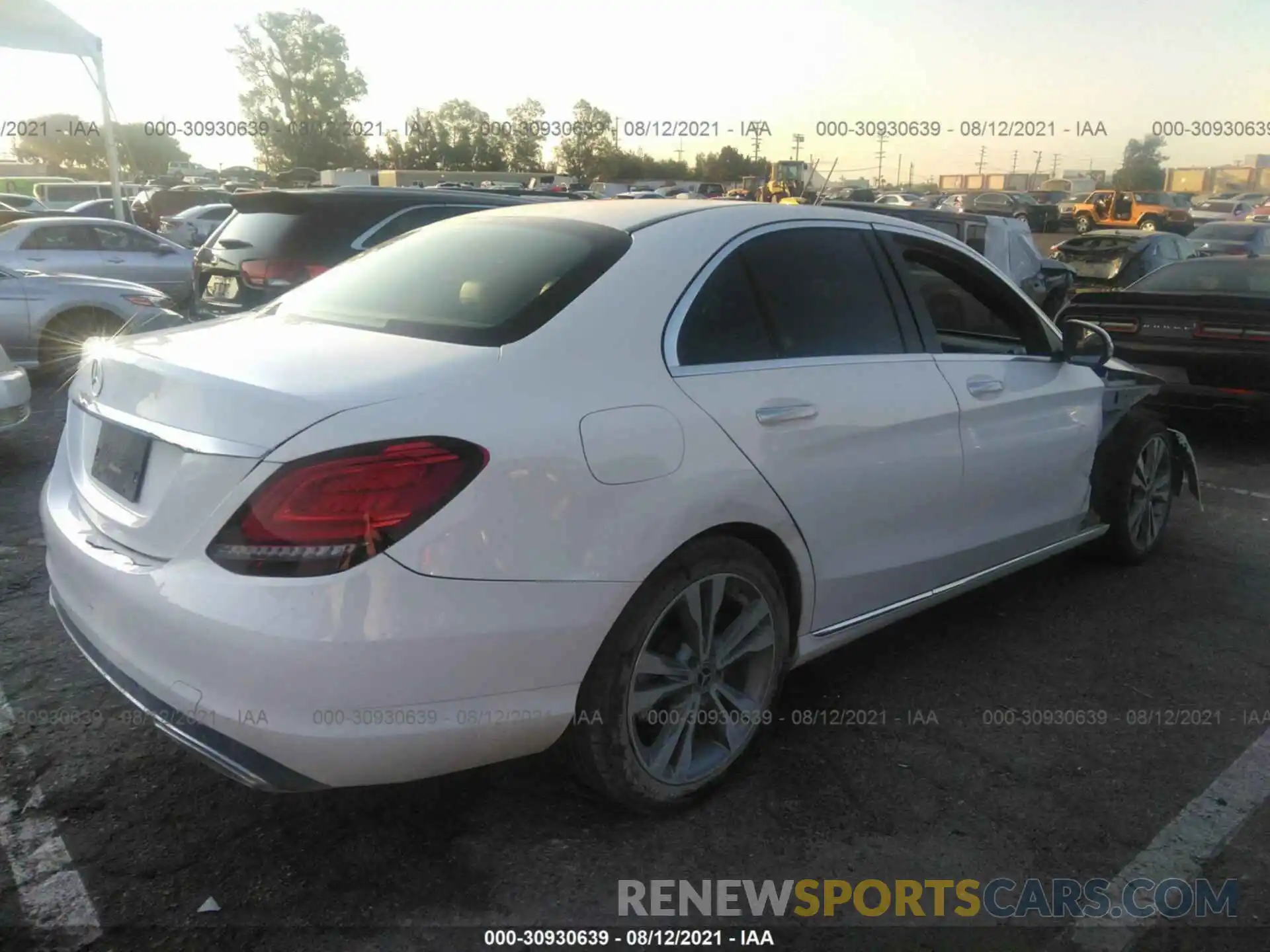 4 Photograph of a damaged car 55SWF8DB9LU324054 MERCEDES-BENZ C-CLASS 2020