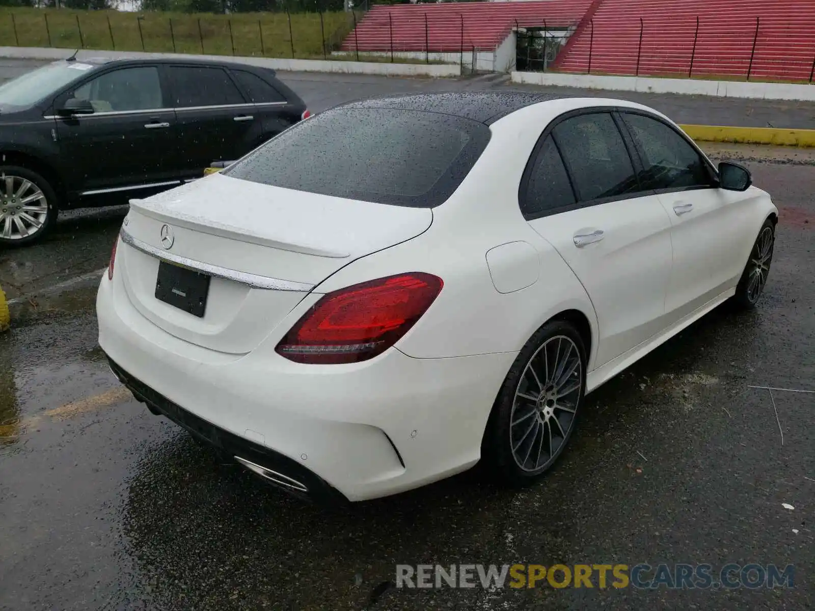 4 Photograph of a damaged car 55SWF8DBXLU323947 MERCEDES-BENZ C CLASS 2020