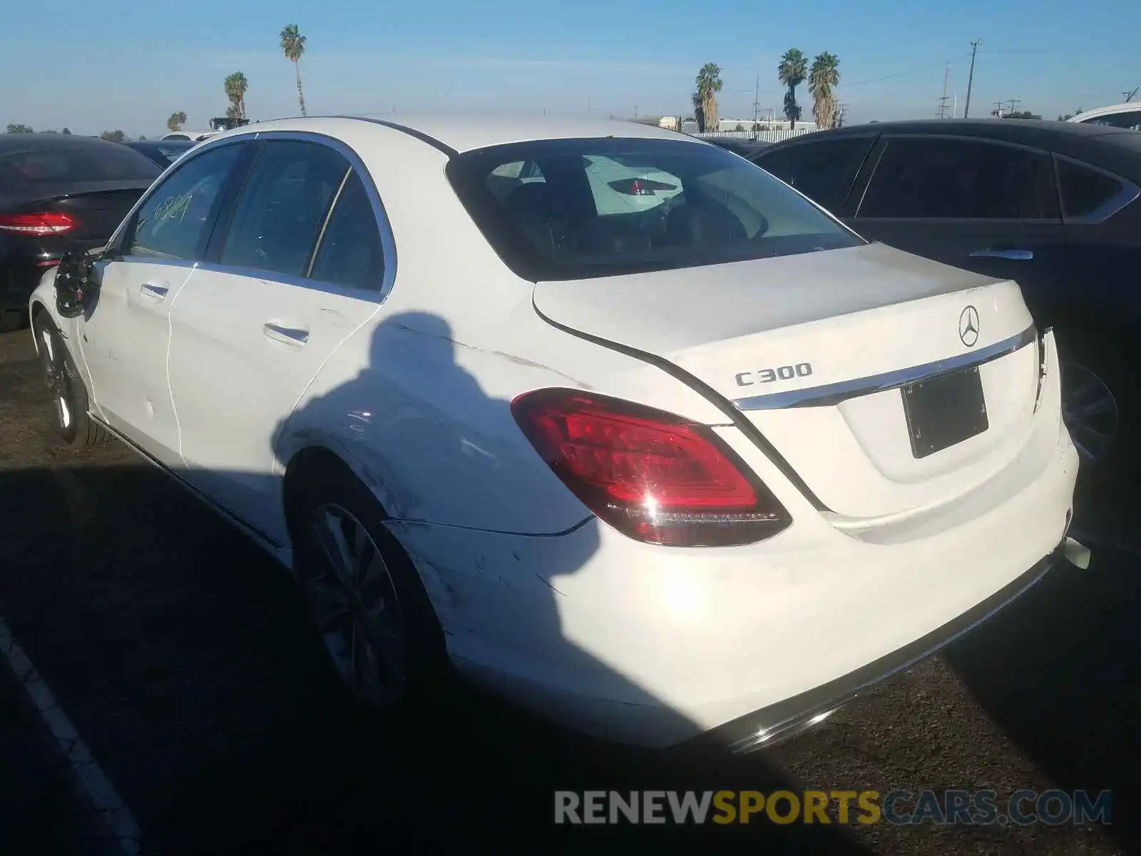 3 Photograph of a damaged car 55SWF8DBXLU323950 MERCEDES-BENZ C CLASS 2020